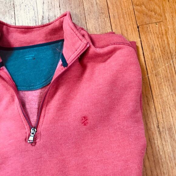 Men’s IZOD Quarter Zip - Picture 2 of 4
